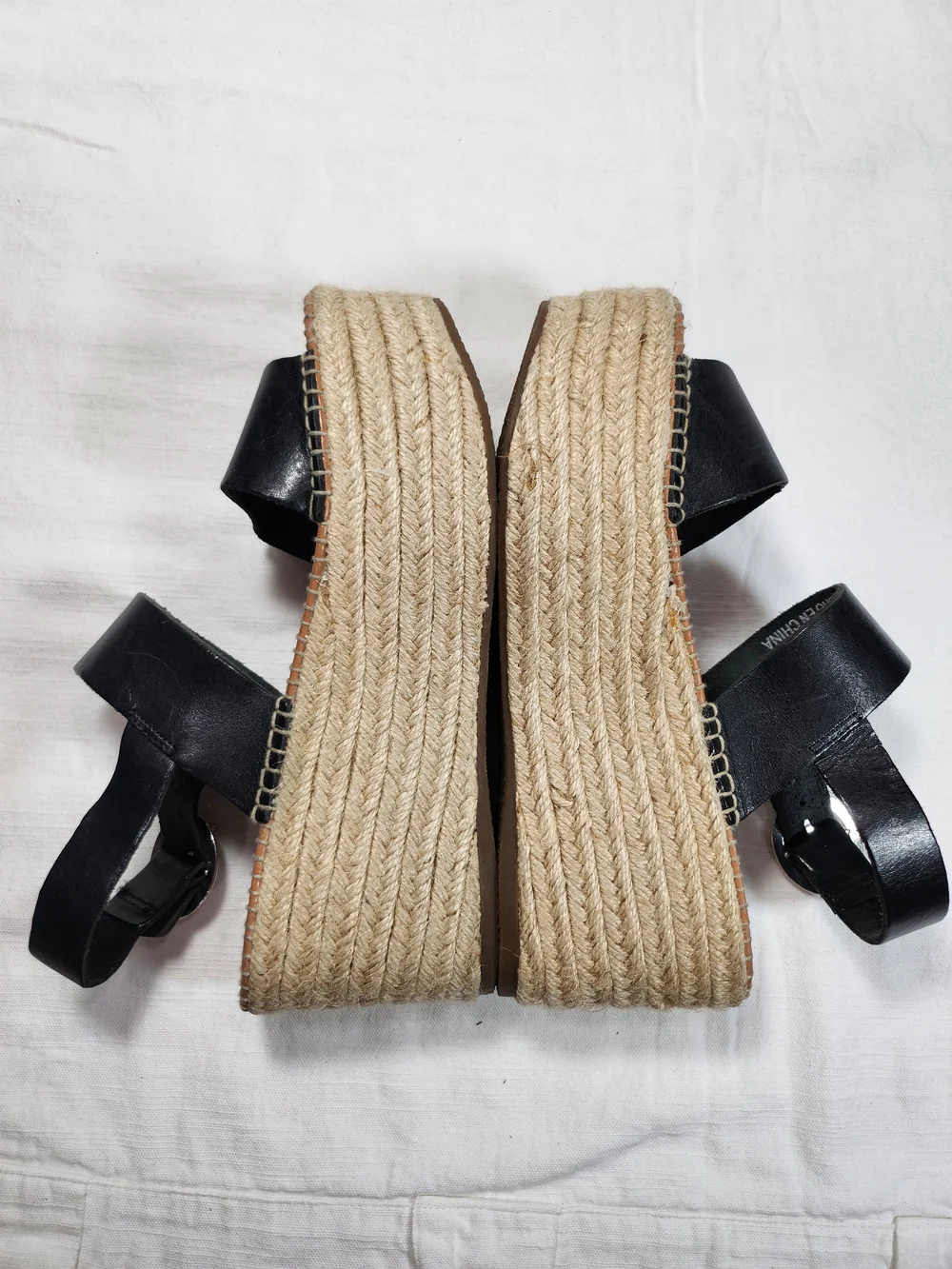 Steve Madden note small